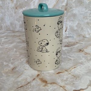Peanuts: small cream ceramic base canister with blue lid